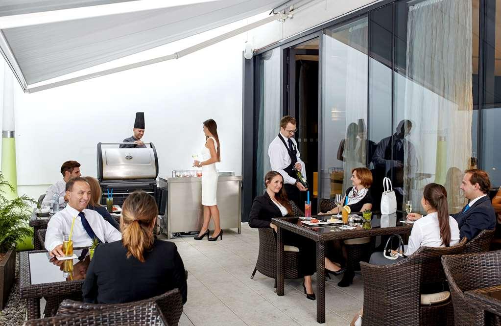 Occidental Praha Five Hotel Servis gambar