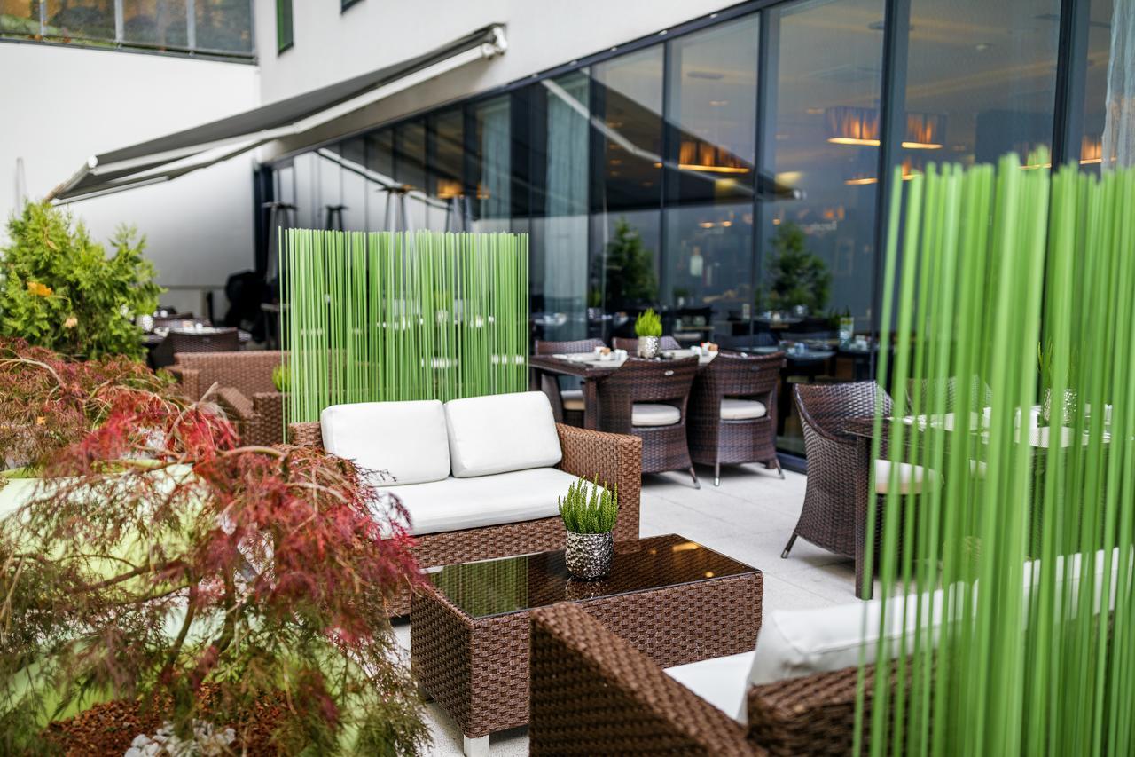 Occidental Praha Five Hotel Luaran gambar